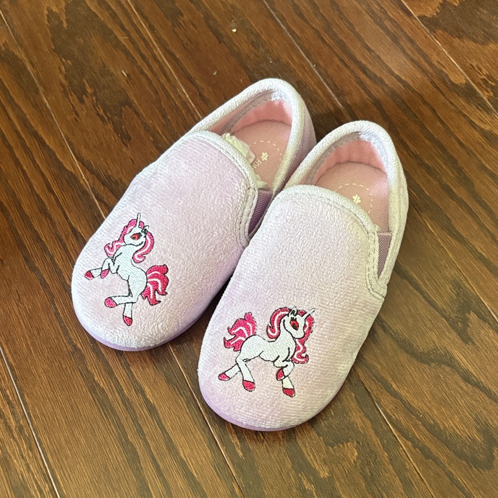 Foamtreads toddler size 9 purple slippers